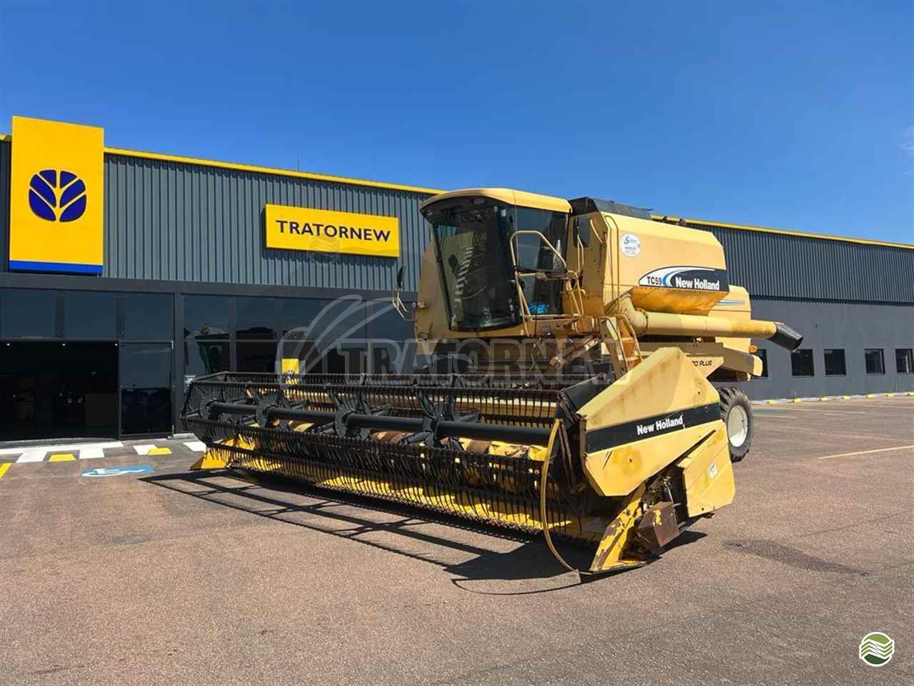 COLHEITADEIRA NEW HOLLAND TC 59 Tratornew S/A - New Holland PONTA GROSSA PARANÁ PR